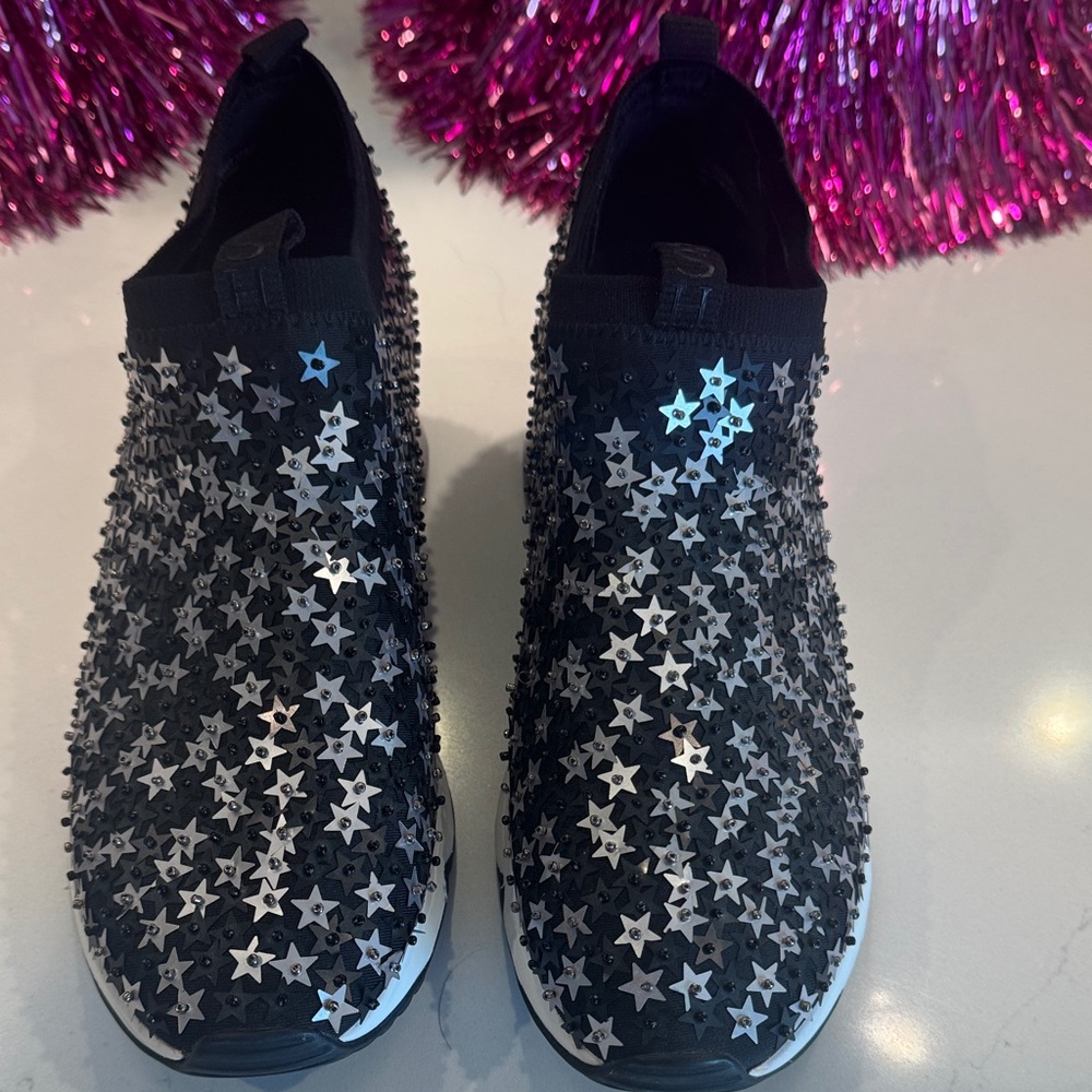 Star-Studded Black Slip-On Sneakers